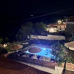 Tsagarakis & Pool, Xinovrissi Pelion Apartamento
