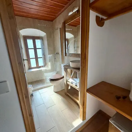 Tsagarakis & Pool, Xinovrissi Pelion Apartment *