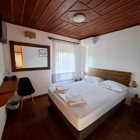 Tsagarakis & Pool, Xinovrissi Pelion Apartment *