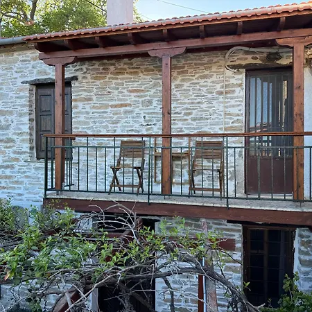 Tsagarakis & Pool, Xinovrissi Pelion Apartment *