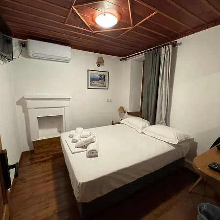 بيت ضيافة Xinovrissi Apts & Pool *