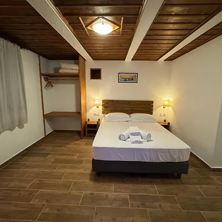 Xinovrissi Apts & Pool