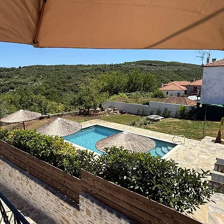 Tsagarakis & Pool, Xinovrissi Pelion Apartment *