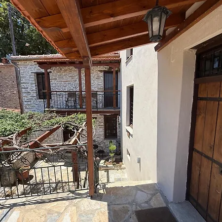 Tsagarakis & Pool, Xinovrissi Pelion Apartment