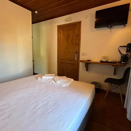Tsagarakis & Pool, Xinovrissi Pelion Apartment